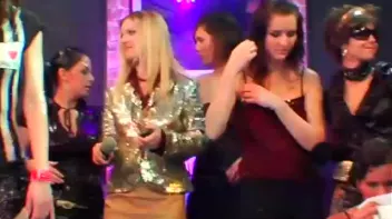 Lora Licious vs. Susan Snow Screencap 19 on sinx.preview.netperv.com