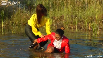 Mud Wrestling Cuties Water War Screencap 24 on sinx.preview.netperv.com