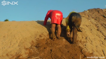 Mud Wrestling Cuties Water War Screencap 38 on sinx.preview.netperv.com