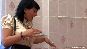 Champagne Bathtime Screencap 22 on sinx.preview.netperv.com