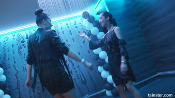 Soaked and Saucy! Screencap 34 on sinx.preview.netperv.com