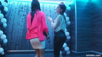 Soaked and Saucy! Screencap 71 on sinx.preview.netperv.com