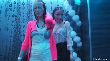 Soaked and Saucy! Screencap 79 on sinx.preview.netperv.com