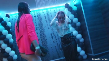 Soaked and Saucy! Screencap 81 on sinx.preview.netperv.com