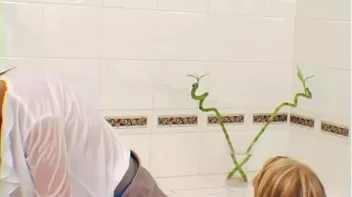 Everyone Wins In A Wet Fight Screencap 40 on sinx.preview.netperv.com