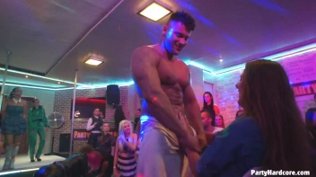 Party Hardcore Gone Crazy Vol. 29 Part 2 - Cam 2 Screencap 18 on sinx.preview.netperv.com