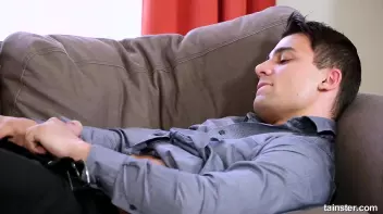 A fully clothed escort booty call Screencap 10 on sinx.preview.netperv.com