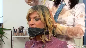 Fur Coats and Eggs Just Don't Mix... Screencap 47 on sinx.preview.netperv.com