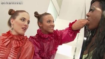 Hard Candy Hardcore - Lesbo Double Dose Of Jeans Queens Stereo Fist Fuckers Screencap 9 on sinx.preview.netperv.com