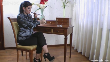 Seductress Smokes And Seduces Screencap 2 on sinx.preview.netperv.com