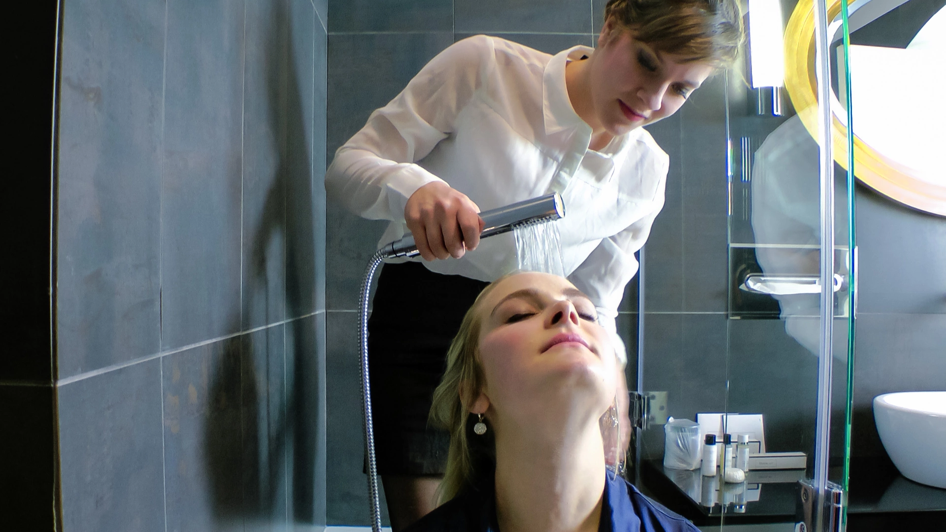 Hotties Wet And Messy Hair Washing on sinx.preview.netperv.com