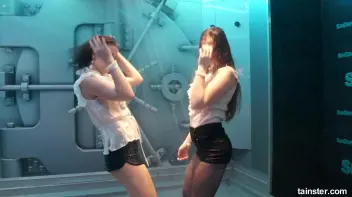 Gorgeous girls party hard under the shower Screencap 1 on sinx.preview.netperv.com