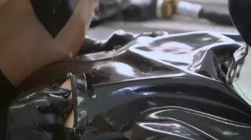 Gummiklinik 1 Screencap 3 on sinx.preview.netperv.com