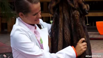 Sloppy Shopping With Gina Screencap 33 on sinx.preview.netperv.com