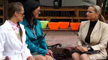 Sloppy Shopping With Gina Screencap 4 on sinx.preview.netperv.com