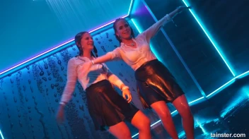 A Splash Of Sexiness! Screencap 12 on sinx.preview.netperv.com