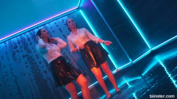 A Splash Of Sexiness! Screencap 17 on sinx.preview.netperv.com