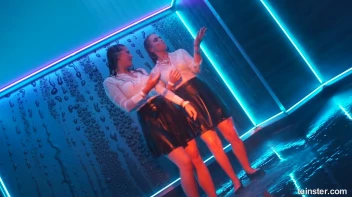 A Splash Of Sexiness! Screencap 19 on sinx.preview.netperv.com