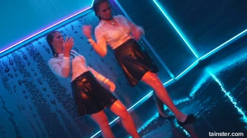 A Splash Of Sexiness! Screencap 21 on sinx.preview.netperv.com