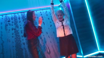 A Splash Of Sexiness! Screencap 23 on sinx.preview.netperv.com