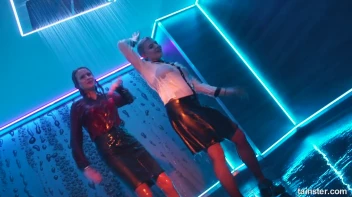 A Splash Of Sexiness! Screencap 32 on sinx.preview.netperv.com