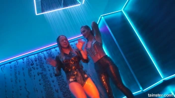 A Splash Of Sexiness! Screencap 55 on sinx.preview.netperv.com