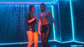 A Splash Of Sexiness! Screencap 59 on sinx.preview.netperv.com