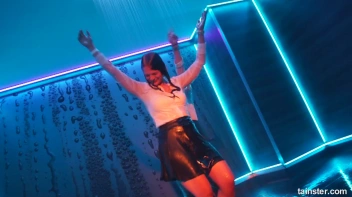 A Splash Of Sexiness! Screencap 7 on sinx.preview.netperv.com