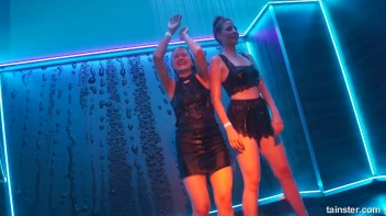 A Splash Of Sexiness! Screencap 80 on sinx.preview.netperv.com