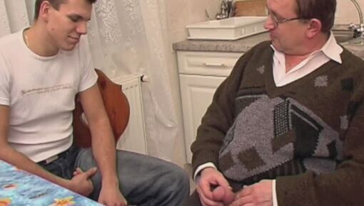 Latest deal - Flay boy mature using  sexy straight twink