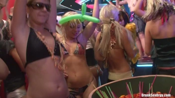 Bikini Beach Balls Part 5 - Cam 1 Screencap 58 on sinx.preview.netperv.com