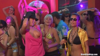 Bikini Beach Balls Part 5 - Cam 1 Screencap 66 on sinx.preview.netperv.com