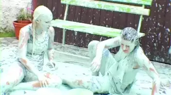 Sloppy Goo Catfight Screencap 84 on sinx.preview.netperv.com