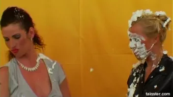 Pie Fight! Screencap 19 on sinx.preview.netperv.com