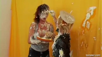 Pie Fight! Screencap 49 on sinx.preview.netperv.com