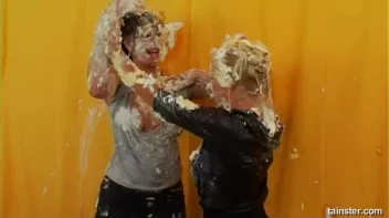 Pie Fight! Screencap 51 on sinx.preview.netperv.com