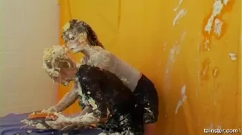 Pie Fight! Screencap 55 on sinx.preview.netperv.com