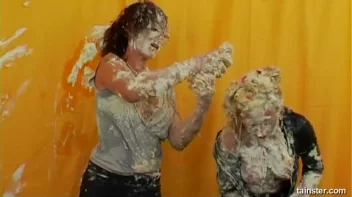 Pie Fight! Screencap 65 on sinx.preview.netperv.com