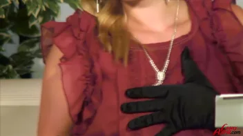 Leony Loves It Live And Pissy Screencap 7 on sinx.preview.netperv.com