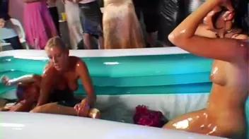 Head To Head In The Oil Pit Screencap 87 on sinx.preview.netperv.com