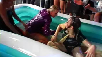 Head To Head In The Oil Pit Screencap 42 on sinx.preview.netperv.com