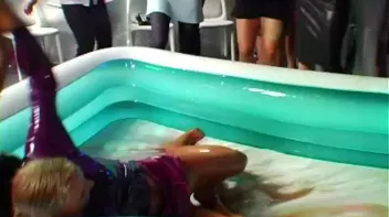 Head To Head In The Oil Pit Screencap 44 on sinx.preview.netperv.com