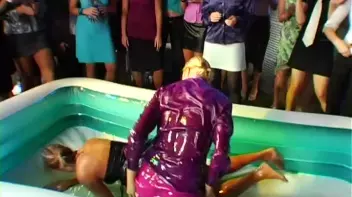 Head To Head In The Oil Pit Screencap 7 on sinx.preview.netperv.com