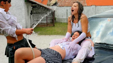 Latest deal - Summer Sponge Fight!