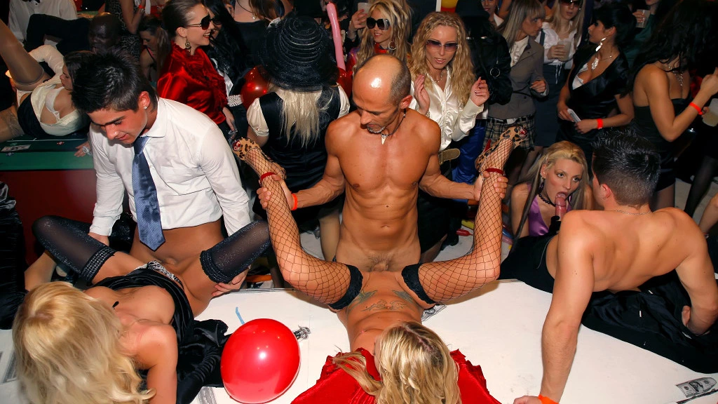 Gash Gamblers Part 2 - Cam 2 on sinx.preview.netperv.com