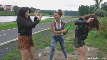 Cute Bitches Brawl In The Water - Cam 2 Screencap 24 on sinx.preview.netperv.com