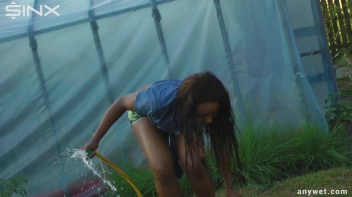 Best Friends Water Fight When Gardening Screencap 39 on sinx.preview.netperv.com