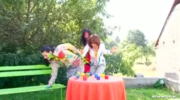 Extreme Finger Painting Goes Eurobabe Brawl Screencap 18 on sinx.preview.netperv.com