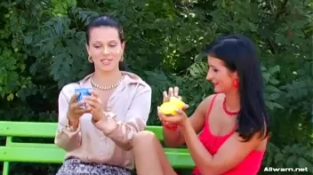 Extreme Finger Painting Goes Eurobabe Brawl Screencap 3 on sinx.preview.netperv.com