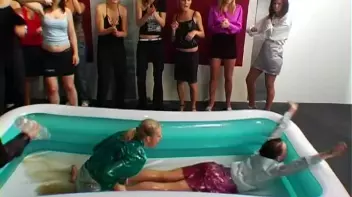 Slide On In To The Oil, Ladies Screencap 10 on sinx.preview.netperv.com